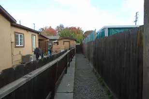 322 Johnson St, Modesto, CA 95354 - Photo 2