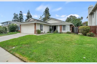 716 Summit Lakes Way, Galt, CA 95632 - Photo 2