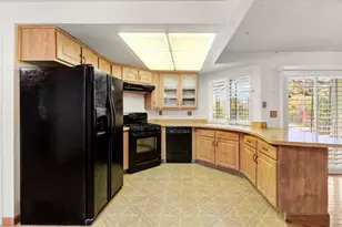 8312 Garry Oak Dr, Citrus Heights, CA 95610 - Photo 18