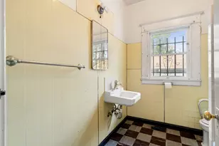 2215 17th St, Sacramento, CA 95818 - Photo 18