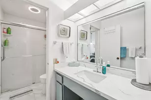 802 Woodside Ln E, Sacramento, CA 95825 - Photo 16