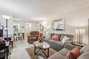 802 Woodside Ln E, Sacramento, CA 95825 - Photo 4