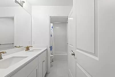 15961 Mavericks Lane, Lathrop, CA 95330 - Photo 24