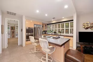 11370 Huntington Village Ln, Gold River, CA 95670 - Photo 16