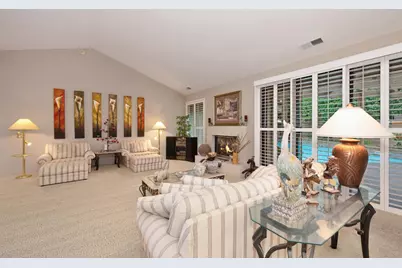 11370 Huntington Village Lane, Gold River, CA 95670 - Photo 4