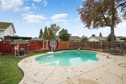 932 Vintage Oak Avenue, Galt, CA 95632 - Photo 34