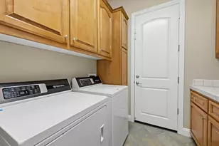 8720 Oakmere Ct, Roseville, CA 95747 - Photo 36