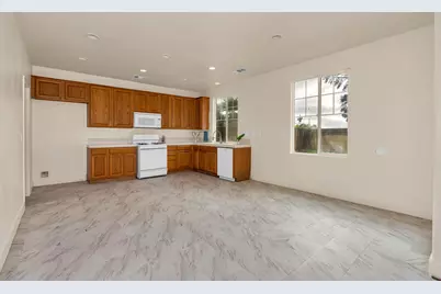 2325 S Creekside Drive, Los Banos, CA 93635 - Photo 16