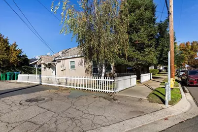405 S Pleasant Avenue, Lodi, CA 95240 - Photo 2