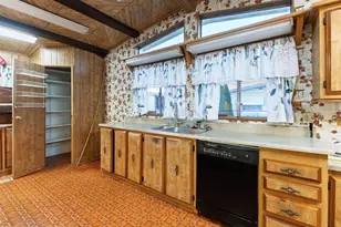 Hibiscus, Sacramento, CA 95828 - Photo 6