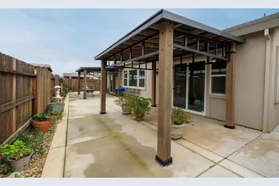 2911 Zinnia Way, Lodi, CA 95242 - Photo 4