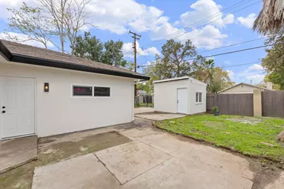2449 Empress Street, Sacramento, CA 95815 - Photo 38