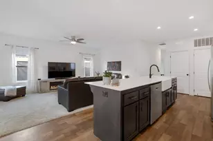 Village Circle, Sacramento, CA 95838 - Photo 12