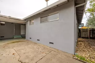 3905 Fotos Ct, Sacramento, CA 95820 - Photo 22