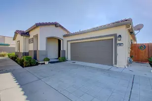 608 Machado St, Los Banos, CA 93635 - Photo 1