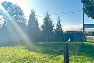 27350 Thornton Rd, Thornton, CA 95686 - Photo 10