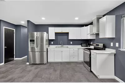 9342 Los Torres Drive, Elk Grove, CA 95624 - Photo 10
