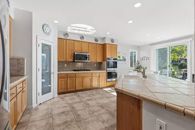 2567 Parkcrest Way, Roseville, CA 95747 - Photo 12