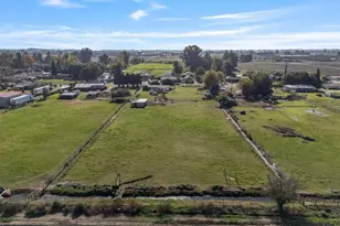 633 W Greenway Ave, Turlock, CA 95380 - Photo 24