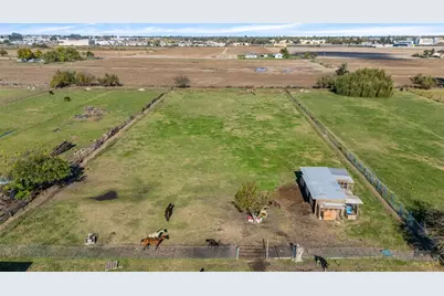 633 W Greenway Avenue, Turlock, CA 95380 - Photo 22