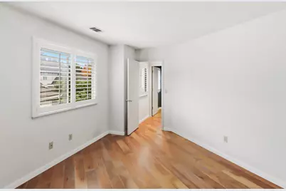 984 S Beach Drive, Sacramento, CA 95831 - Photo 36