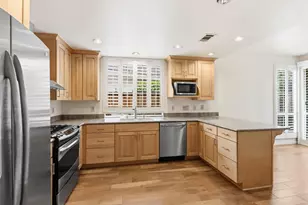 984 S Beach Dr, Sacramento, CA 95831 - Photo 28