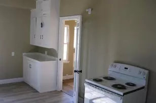545 W Main St, Turlock, CA 95380 - Photo 8