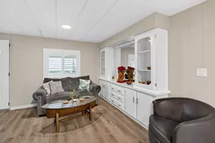 N Maple Leaf Ln, Sacramento, CA 95828 - Photo 6