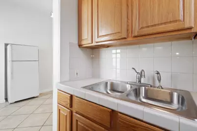 2204 10th Street, Sacramento, CA 95818 - Photo 28