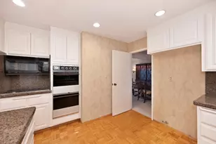 1106 Commons Dr, Sacramento, CA 95825 - Photo 14