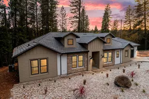 12489 New Brunswick Ct, Grass Valley, CA 95945 - Photo 2