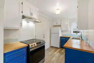 1904 Iris Ave, Sacramento, CA 95815 - Photo 12