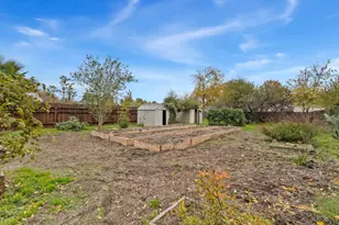 1904 Iris Ave, Sacramento, CA 95815 - Photo 24
