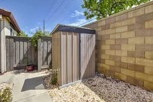 9747 Dartwell, Sacramento, CA 95829 - Photo 22