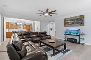 8284 Bonito Cir, Elk Grove, CA 95757 - Photo 10