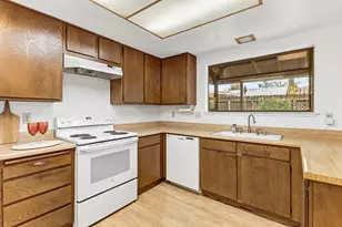 6120 Glenhurst Way, Citrus Heights, CA 95621 - Photo 10