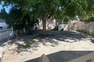 Whispering Palms Dr, Sacramento, CA 95823 - Photo 46