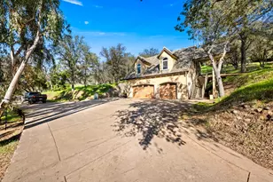 10315 Comstock Ln, Auburn, CA 95603 - Photo 2