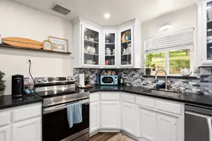 10315 Comstock Ln, Auburn, CA 95603 - Photo 8