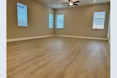 9061 Elliott Springs Drive, Elk Grove, CA 95624 - Photo 4