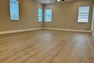 9061 Elliott Spgs Dr, Elk Grove, CA 95624 - Photo 4