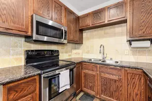 5500 McMahon Dr, Sacramento, CA 95824 - Photo 4