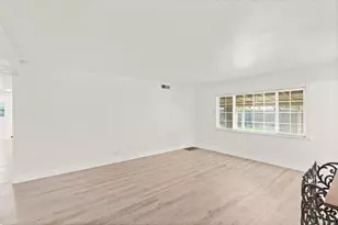 6920 Hogan Dr, Sacramento, CA 95822 - Photo 16