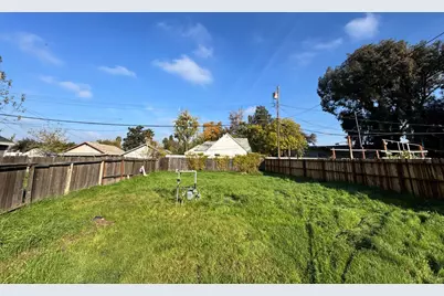 3261 24th Avenue, Sacramento, CA 95820 - Photo 18