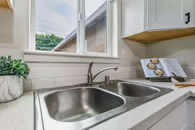 1750 Elmwood Avenue, Stockton, CA 95204 - Photo 28