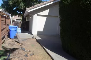 8392 Red Fox Way, Elk Grove, CA 95758 - Photo 18