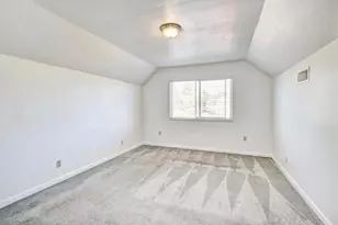 9946 Redstone Dr, Sacramento, CA 95827 - Photo 14