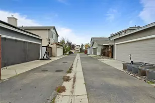 2363 Old Rose Ln, Turlock, CA 95382 - Photo 32