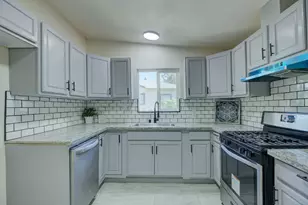 2328 Boxwood St, Sacramento, CA 95815 - Photo 10