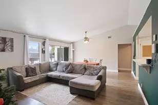 328 Burns Creek Ct, Waterford, CA 95386 - Photo 6